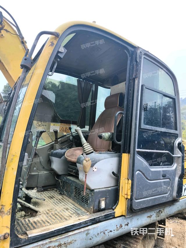 后窗玻璃角標(biāo)（駕駛室部分）