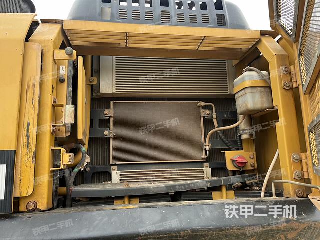 散熱器正面（大件艙室）