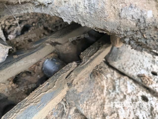 左側(cè)履帶整體?（行走機(jī)構(gòu)）