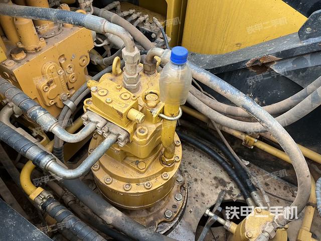 回轉(zhuǎn)馬達（上車部件）