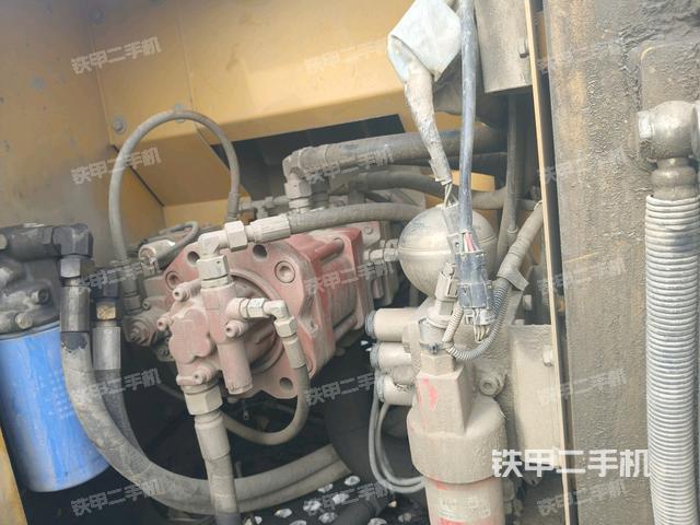 液壓泵斜45?左(大件艙室) 液壓泵斜45?左(大件艙室)