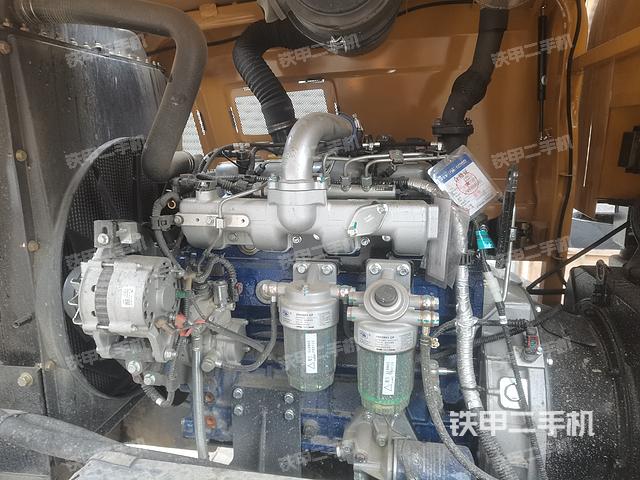 发动机左侧（整机外观及大件）