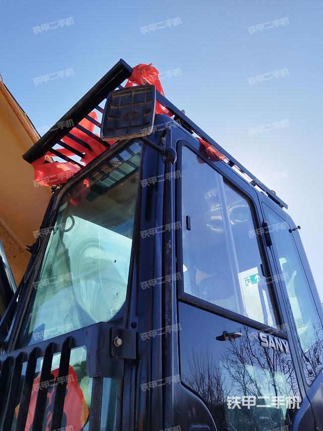 驾驶室整体（整机外观）