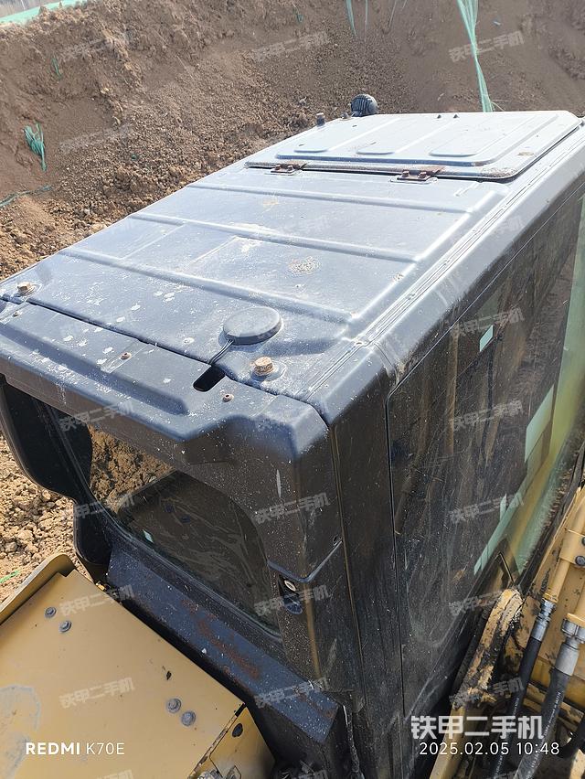 驾驶室顶部（整机外观）