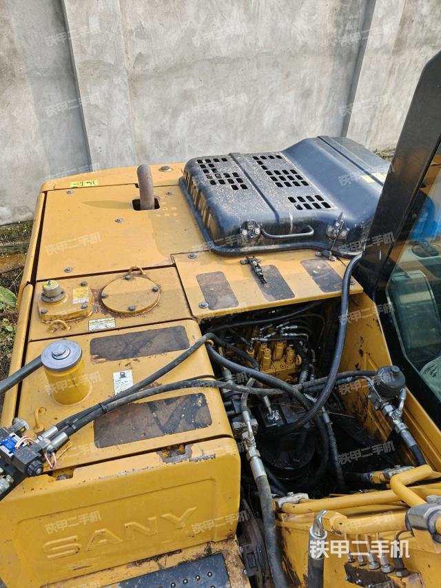 液壓泵斜45?左（大件艙室）