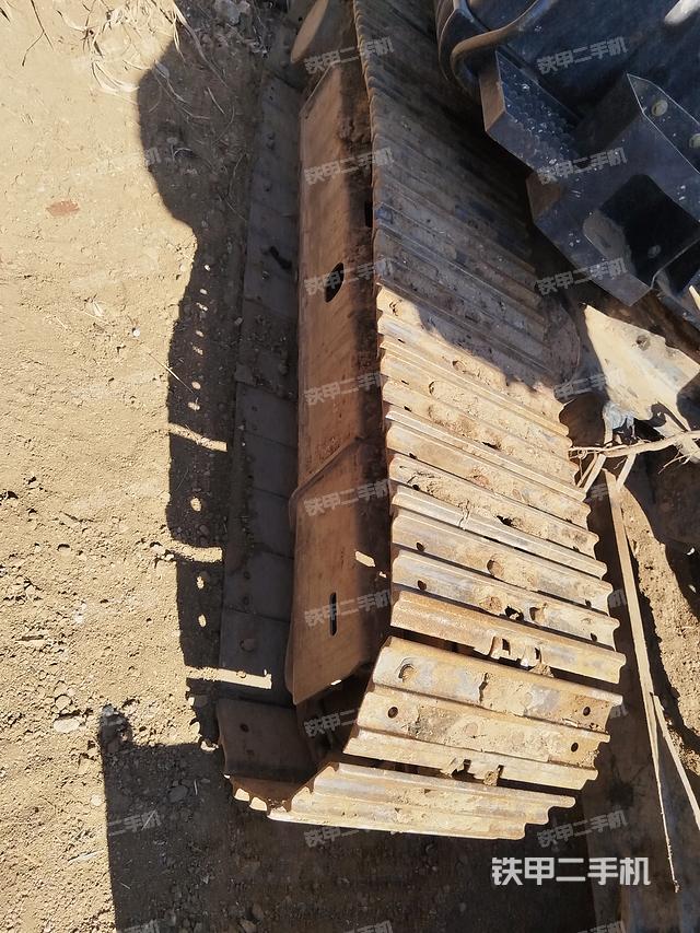 單側(cè)履帶整體（整機(jī)外觀）