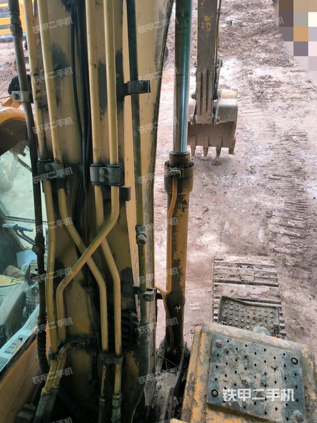 大臂背部俯視（工作和回轉(zhuǎn)裝置）