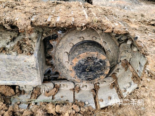 右驅(qū)動輪（行走機(jī)構(gòu)）