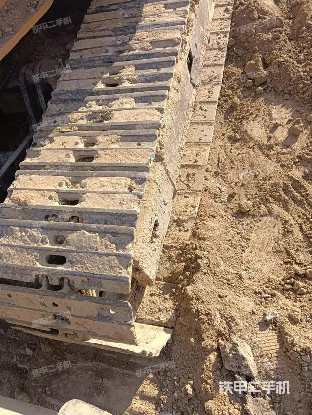 單側(cè)履帶整體（整機(jī)外觀）