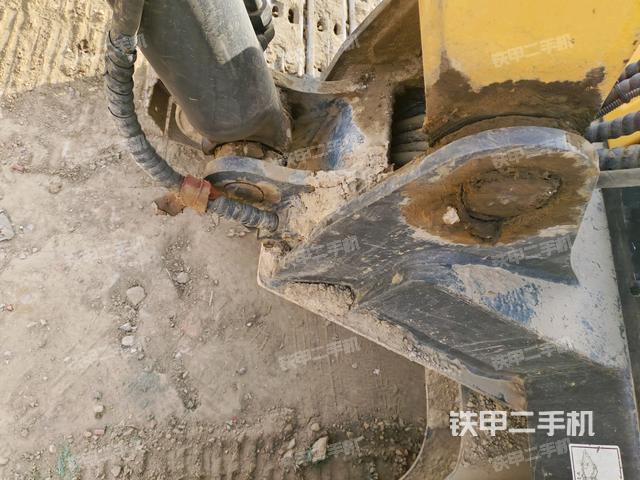 大臂根部?斜（工作和回轉(zhuǎn)裝置）