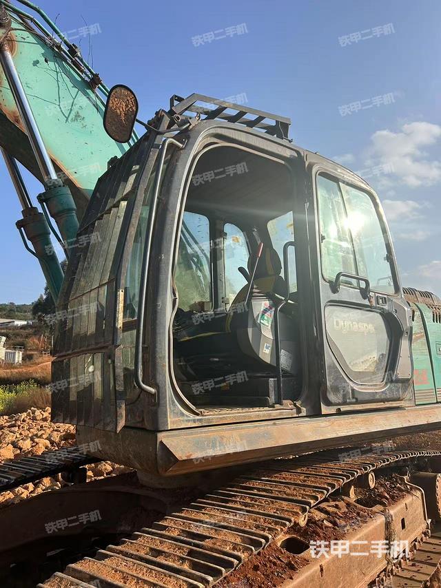 驾驶室整体（整机外观）