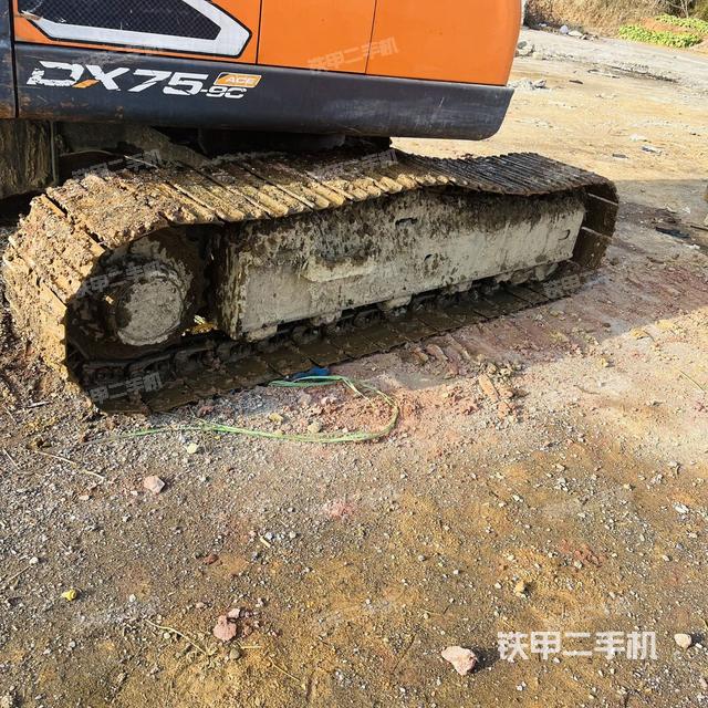 單側(cè)履帶整體（整機外觀）