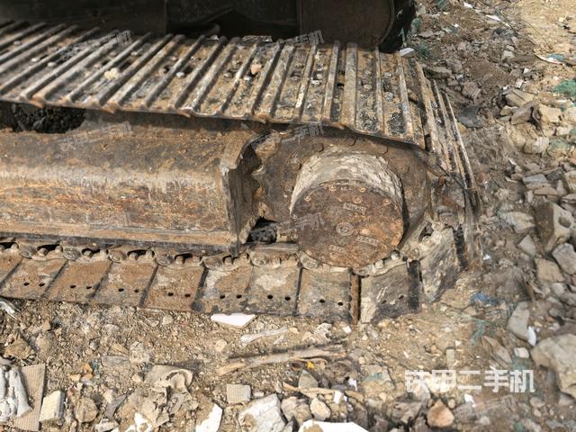 左驅(qū)動輪（行走機(jī)構(gòu)）