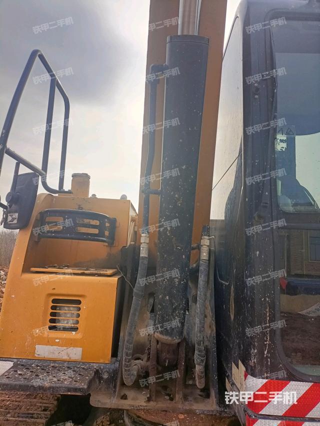 大臂根部?斜（工作和回轉(zhuǎn)裝置）