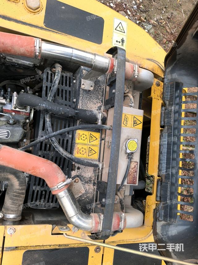 發(fā)動(dòng)機(jī)室（上車部件）