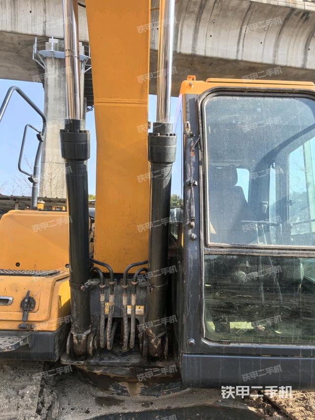 大臂油缸整體?豎拍(工作和回轉(zhuǎn)裝置) 大臂油缸整體?豎拍(工作和回轉(zhuǎn)裝置)