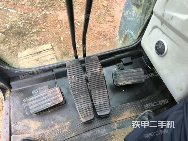 座椅右側(cè)控制臺/鑰匙門/油門/含右手柄（駕駛室部分）