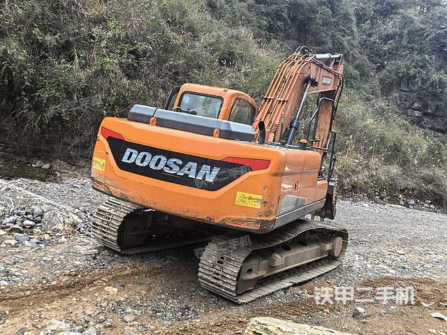 整机右后45°（整机外观）