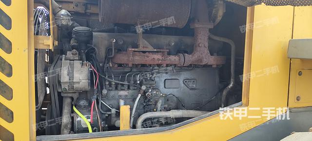 发动机左侧（整机外观及大件）