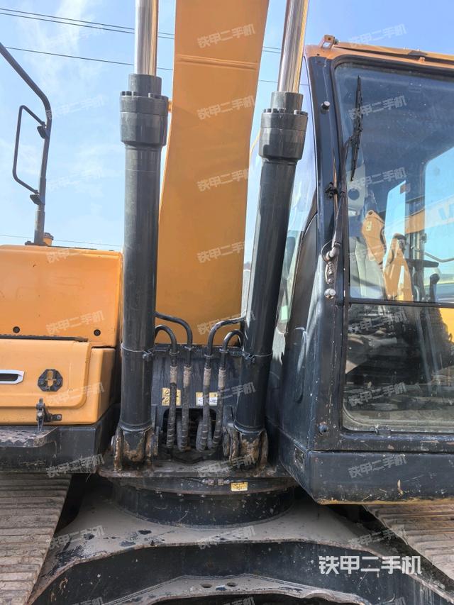 大臂油缸整體?豎拍（工作和回轉(zhuǎn)裝置）