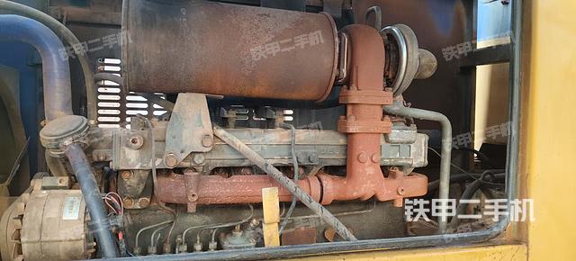 发动机右侧（整机外观及大件）