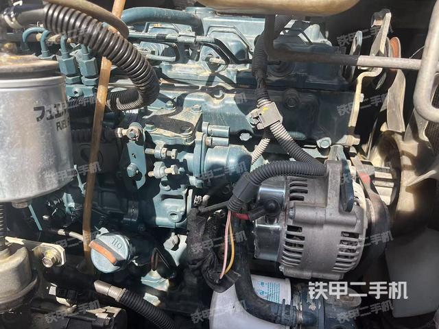 發(fā)動機整體俯視(整機外觀) 發(fā)動機整體俯視(整機外觀)