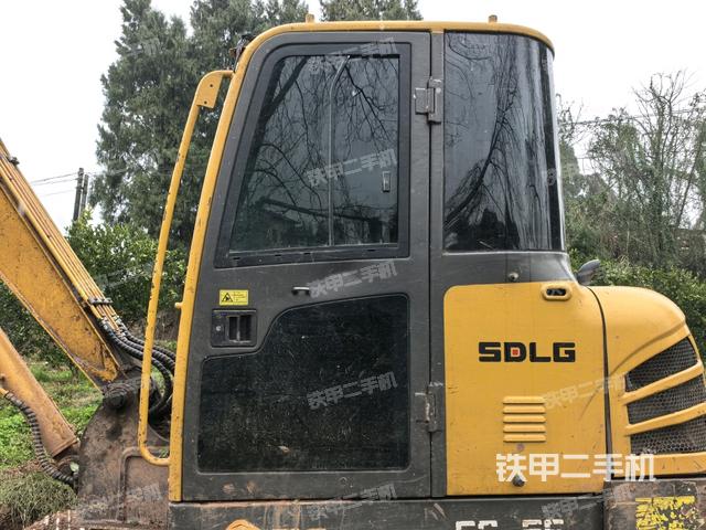 ?駕駛室正側(cè)（駕駛室部分）