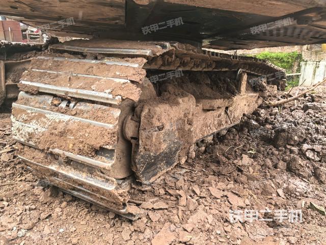 右驅(qū)動輪（行走機(jī)構(gòu)）