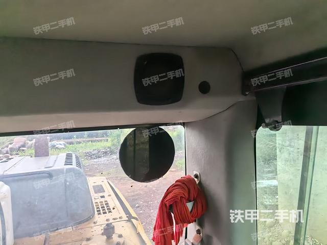 后窗玻璃角標(biāo)(駕駛室部分) 后窗玻璃角標(biāo)(駕駛室部分)
