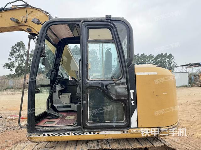 驾驶室整体（整机外观）