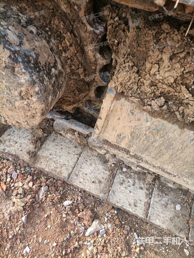 右驅動輪（行走機構）