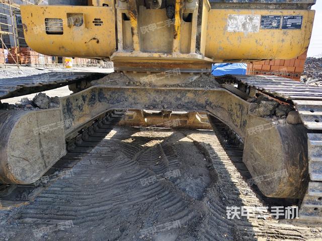 轉(zhuǎn)盤和下車架正前(工作和回轉(zhuǎn)裝置) 轉(zhuǎn)盤和下車架正前(工作和回轉(zhuǎn)裝置)