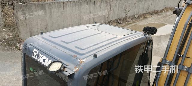 駕駛室頂部(整機(jī)外觀) 駕駛室頂部(整機(jī)外觀)