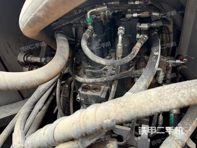 駕駛室頂部俯視(上車部件) 駕駛室頂部俯視(上車部件)