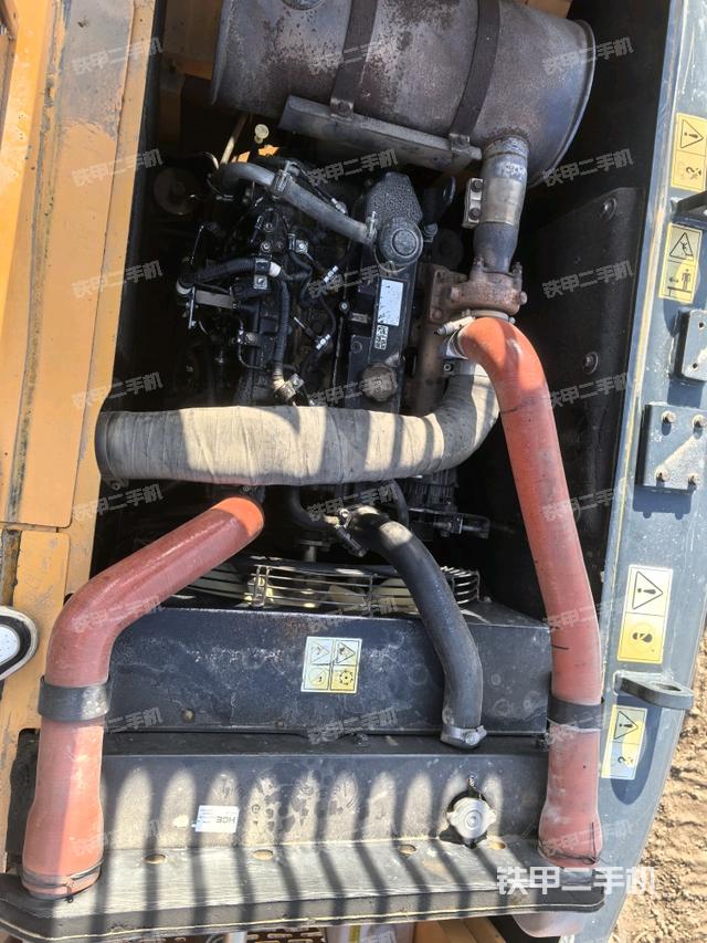 發(fā)動(dòng)機(jī)室（上車部件）