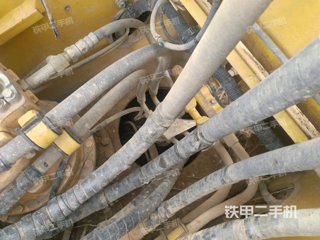 中央回轉(zhuǎn)接頭特寫（上車部件）