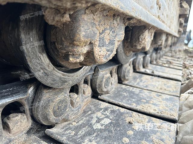 單側(cè)履帶整體（整機(jī)外觀）