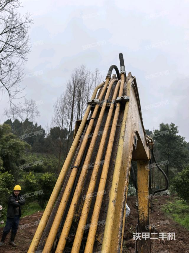 大臂根部?斜（工作和回轉(zhuǎn)裝置）