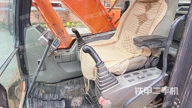 驾驶室整体（整机外观）