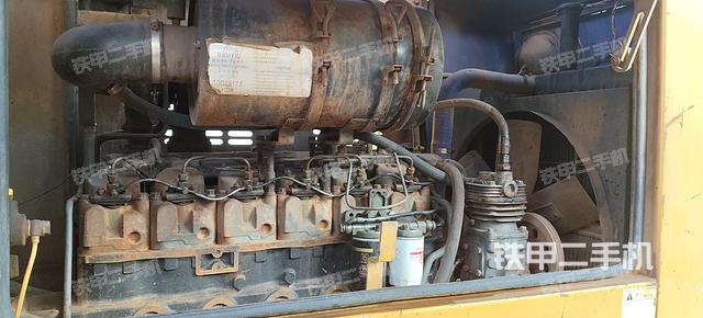 发动机左侧（整机外观及大件）