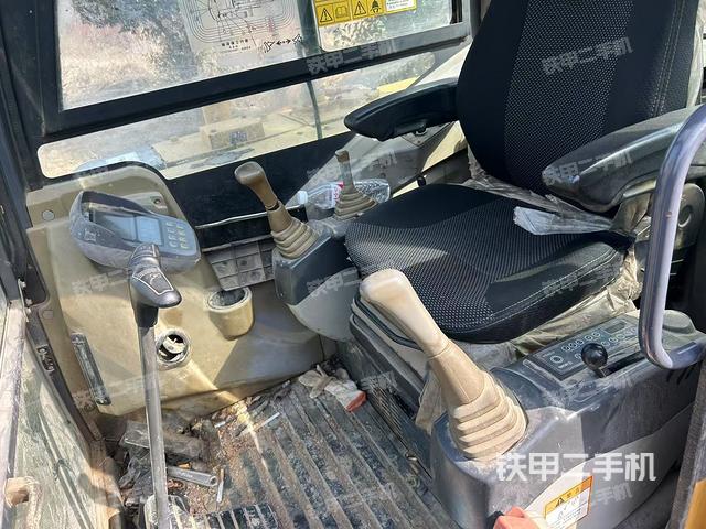 驾驶室整体（整机外观）