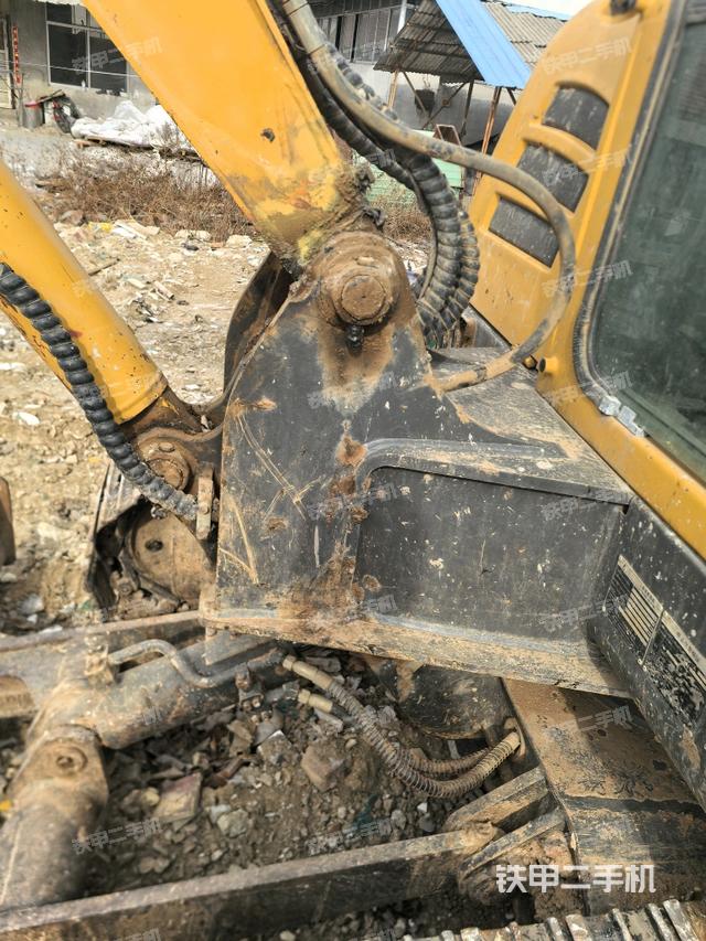 大臂根部?斜（工作和回轉(zhuǎn)裝置）