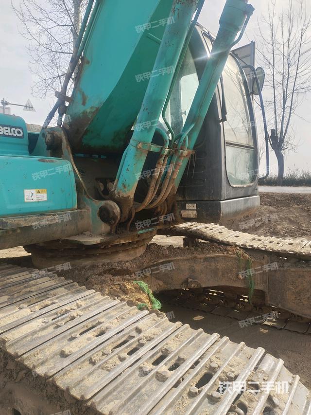 轉(zhuǎn)盤和下車架正前（工作和回轉(zhuǎn)裝置）