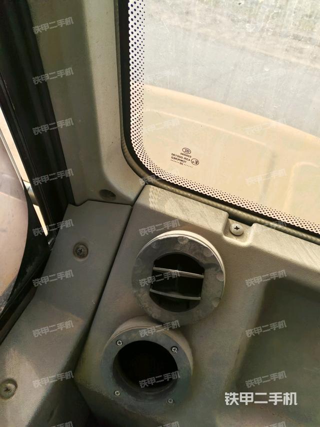 后窗玻璃角標(biāo)（駕駛室部分）