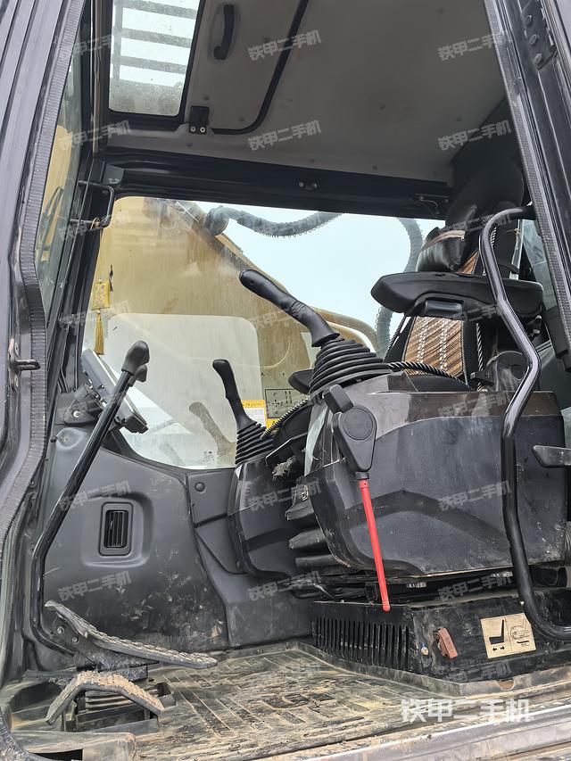 驾驶室整体（整机外观）