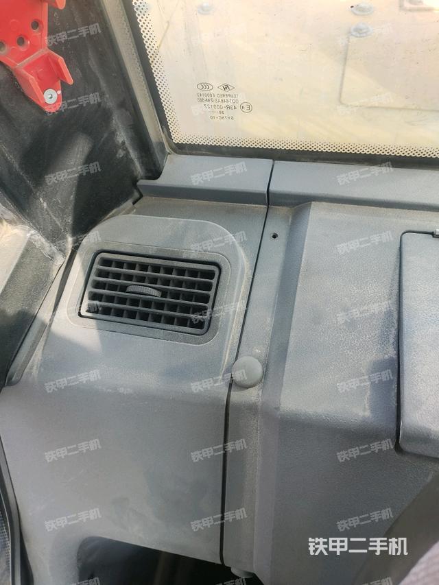 后窗玻璃角標(biāo)（駕駛室部分）