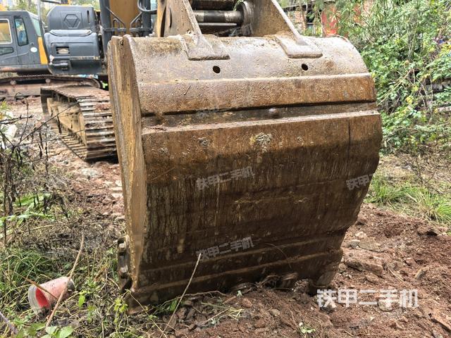 鏟斗右后整體（工作和回轉(zhuǎn)裝置）