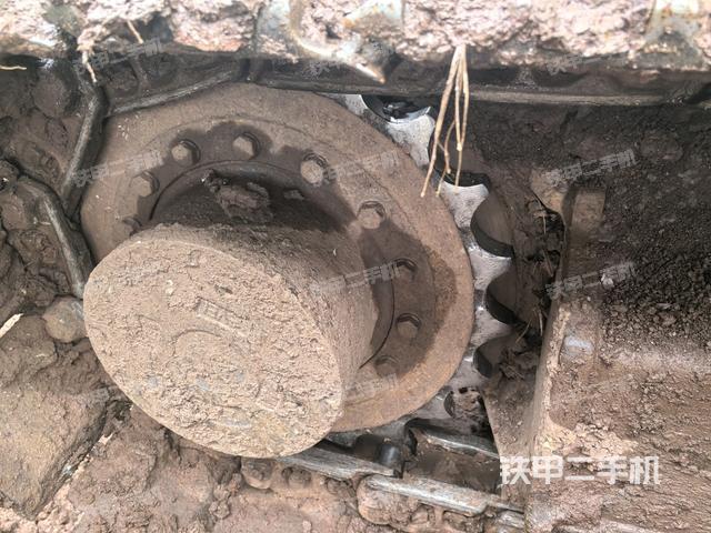 左驅(qū)動輪（行走機(jī)構(gòu)）