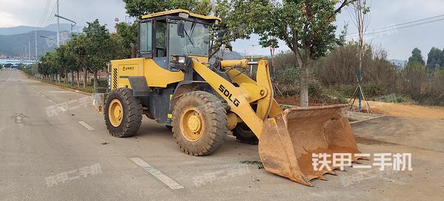 工作装置整体（整机外观及大件）