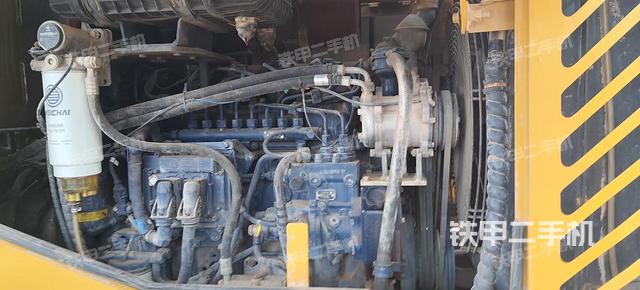 发动机右侧（整机外观及大件）